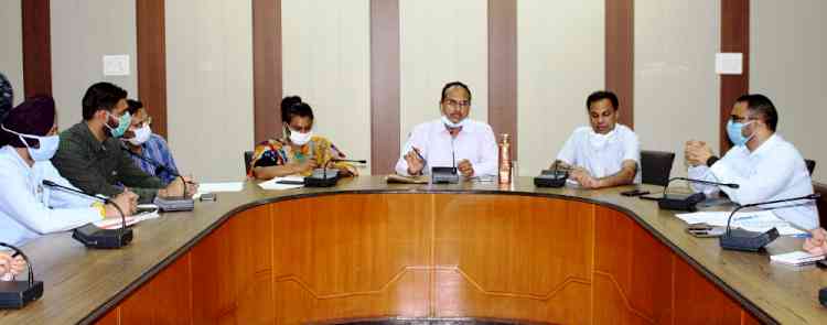 Mission Fateh: Deputy Commissioner reviews progress of Atma Nirbhar Yojana