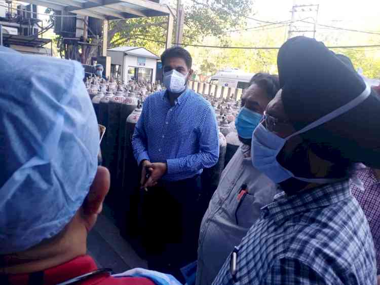 Oxygen audit committee conducts surprise check in 3 private hospitals today