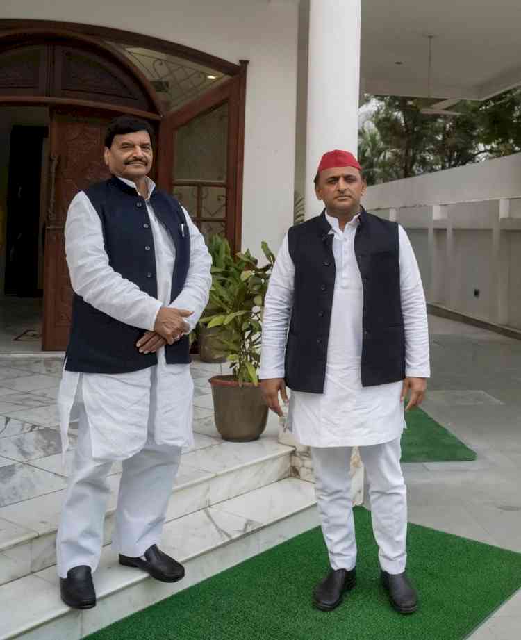 Shivpal skips Akhilesh's meeting