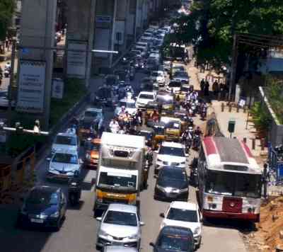 Sankranti rush leads to traffic jam on Hyderabad-Vijayawada highway