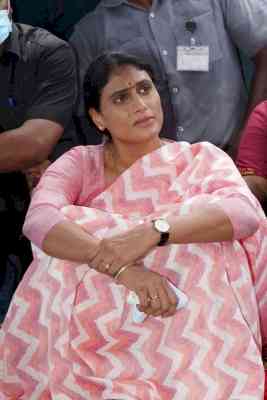 Sharmila attacks KCR for choosing Khammam as venue for BRS meeting