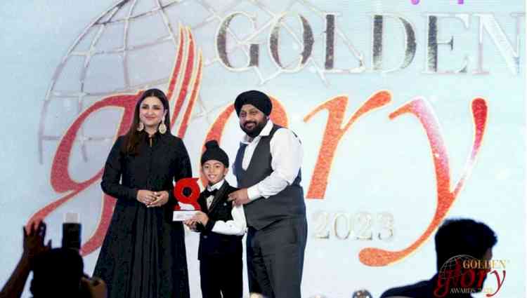 Dr. Bhanu felicitates at Golden Glory Awards