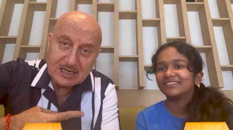 Anupam Kher has lunch with best friend Satish Kaushik's daughter Vanshika