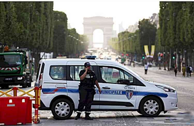 Over 200 French mayors to meet Macron today over unrest