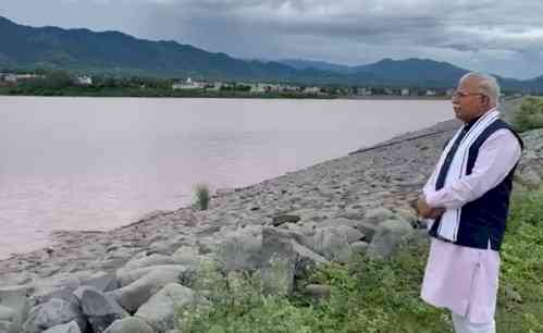 Haryana released 1L cusecs water from Hathinikund barrage: Khattar