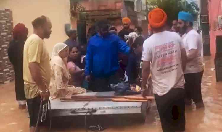 Panjab Floods: United Sikhs Emergency Response Teams rescue people in flood-affected areas