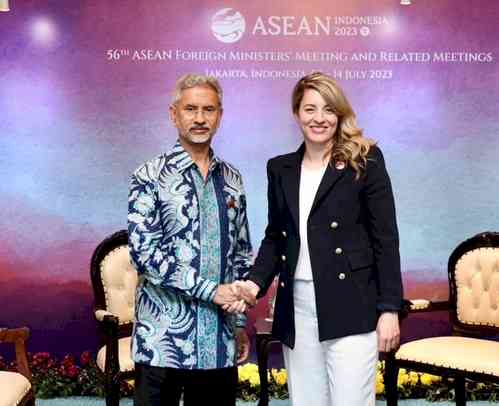 Jaishankar meets Canadian counterpart, raises issue of Indian diplomats' security