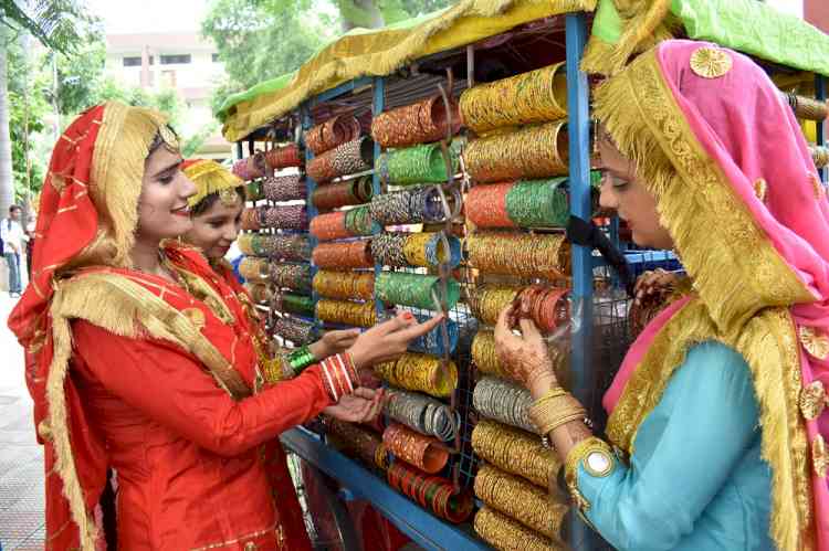 Festival dedicated to daughters celebrated with pomp at Lyallpur Khalsa College