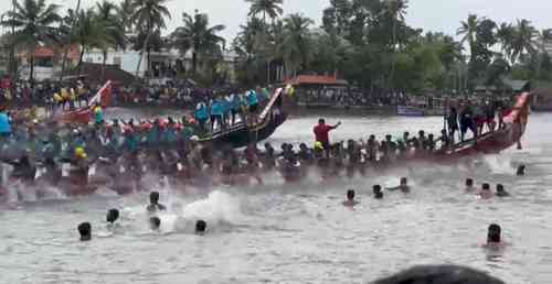 Even rain fails to deter crowds at hugely-popular Nehru Boat Race in Kerala