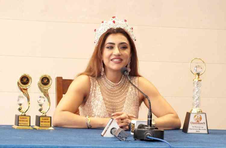 Chandigarh’s Balreet Mann wins 1st Runner Up title of Glammonn Mrs. India