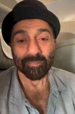 Sunny Deol gets teary-eyed while thanking fans as ‘Gadar 2’ grosses Rs 400 cr