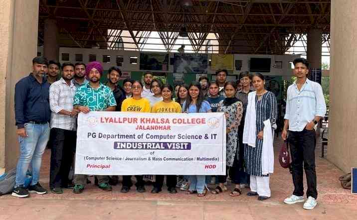 Educational visit to Science City organised by PG Department of Computer Science and IT of Lyallpur Khalsa College