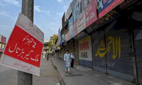 Public, traders in Pakistan observe shutter-down against exorbitant power bills