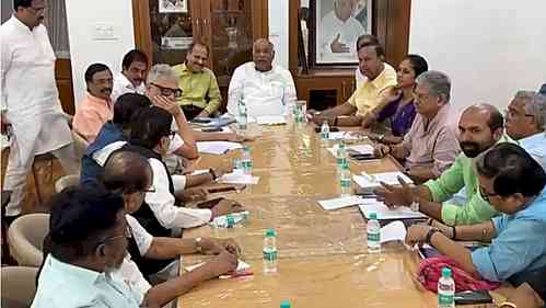 Kharge meets INDIA floor leaders, asks govt to reveal agenda of Parliament's special session