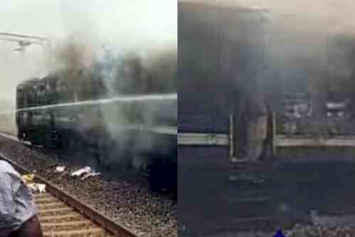 Gujarat: Fire erupts in Dahod-Anand train coach