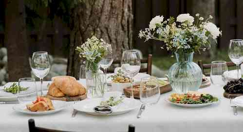 Tablescape mixing and matching