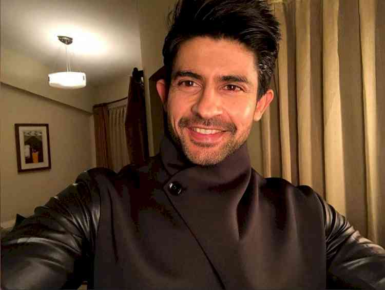 Hussain Kuwajerwala returns as the host of Indian Idol