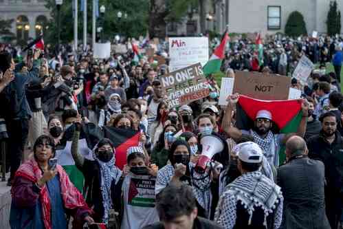 Israel and Gaza war tensions spread into US college campuses