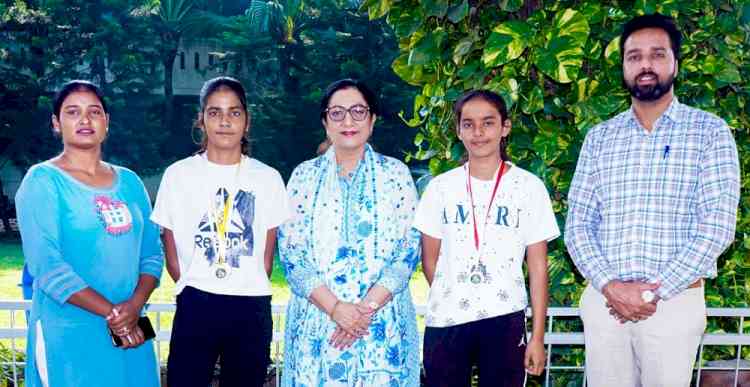 KMV’s swimming players bag various medals at state and district level competitions