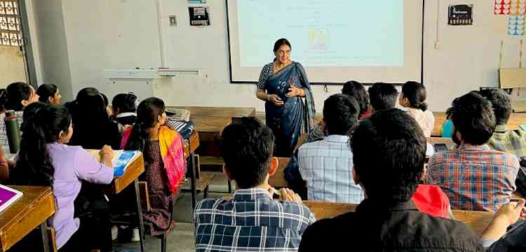 महिलाओं को भी समाज में मूल्यवान महसूस करने और सम्मानजनक जीवन जीने का अधिकार हैः प्रो. पुष्पा दहिया