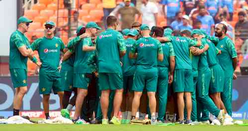 Men's ODI WC: Coach Arthur blames inconsistency for Pakistan's sub-par show; wants Babar to stay as captain