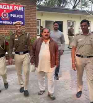 Fake Delhi Police inspector nabbed for cheating people