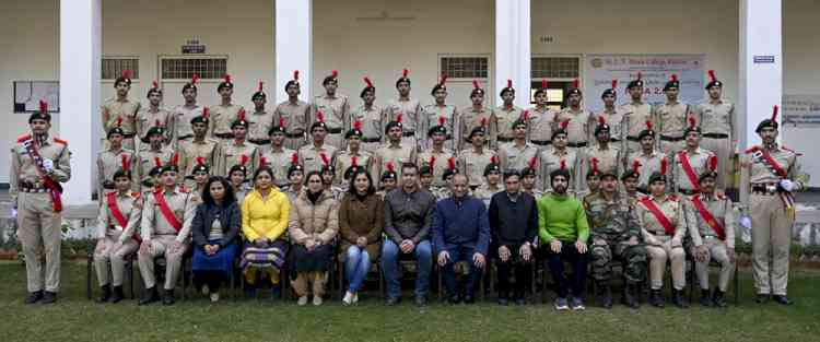 विद्यार्थियों को दी एनसीसी के माध्यम से सेना में भर्ती की जानकारी