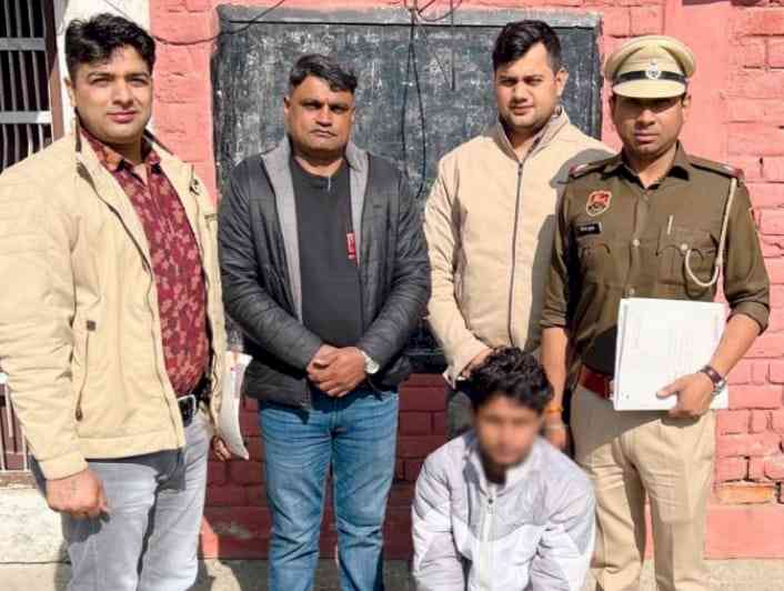 रोहतक पुलिस ने गश्त के दौरान एक युवक को अवैध हथियार सहित गिरफ्तार किया