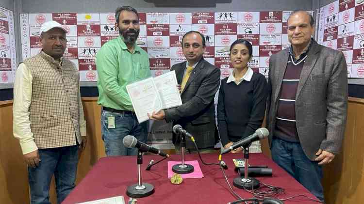 Broadcasting programmes on Panjab University's official Community Radio station Radio Jyotirgamaya 91.2MHZ Padho or Padhao 