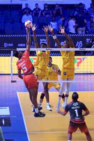 PVL Season 3: Chennai Blitz overcome Hyderabad Black Hawks for season's first win