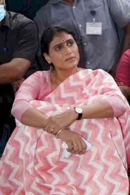 Police detain Sharmila in Cong office to foil ‘Chalo Secretariat’ call against YSRCP Govt on job issue