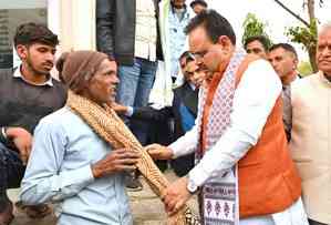 Raj CM bats for ‘vocal for local’ by wearing Sanganeri stole, visiting street vendors