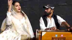 Neetu Chandra says her portrayal of Umrao Jaan will be 'a tribute to Rekha ji'
