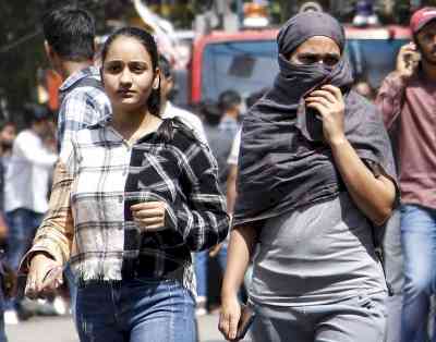 Heatwave: Delhi Sizzles At 47 Degrees Celsius, Docs Advise Caution