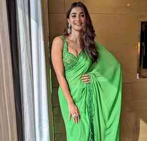 Pooja Hegde carries trash bag in her car: 'Don't throw rubbish on roads, beaches'