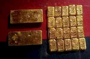BSF seizes 4.433 kg gold worth Rs 3.24 crore at India-Bangladesh border 
