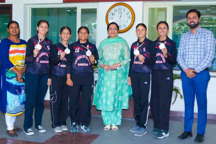 KMV’s softball team bags silver medal in All India Inter-University Softball Championship 