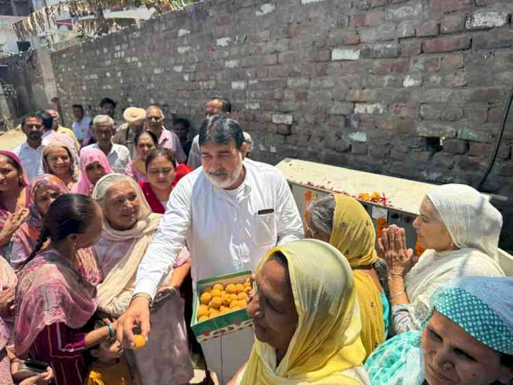 MLA Prashar inaugurates newly installed tubewell in Daulat colony 