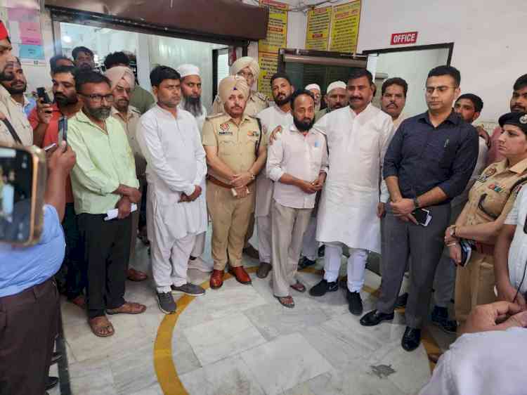 Punjab Minorities Commission Chairman meets families of youths drowned in Sutlej