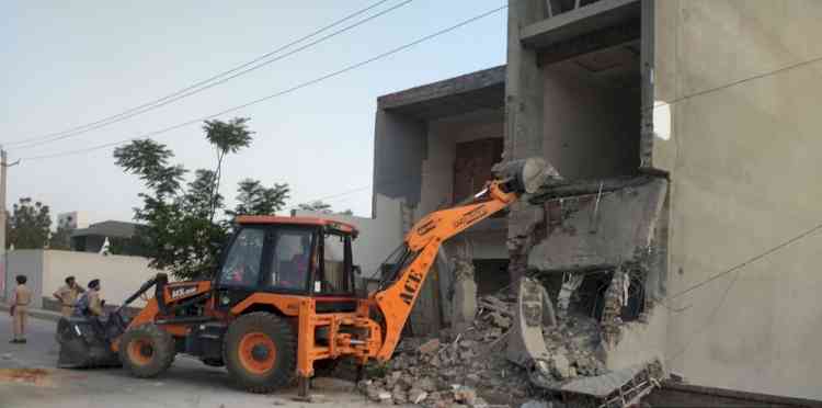 GLADA demolishes eight illegal buildings/structures in village Ayali kalan/Ayali Khurd