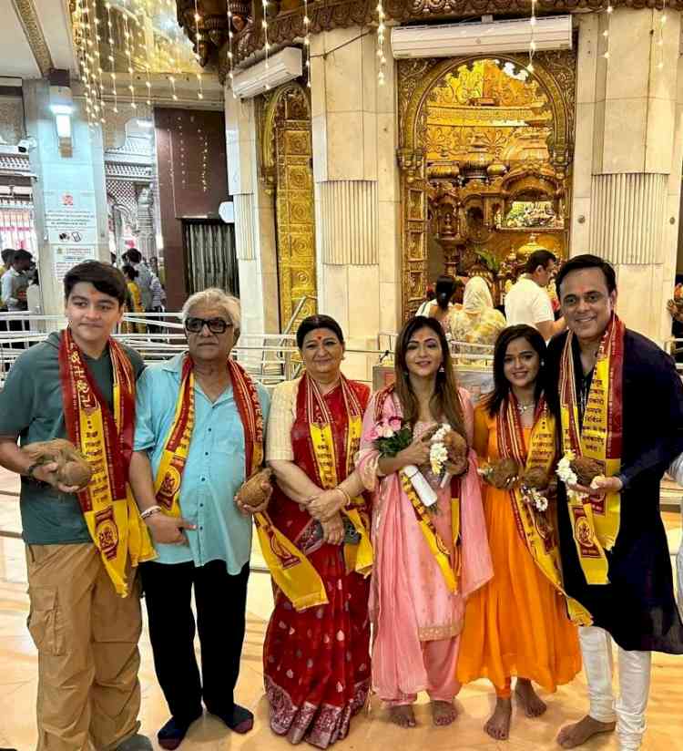 Sony SAB's Wagle Ki Duniya cast Seeks Blessings at Siddhivinayak Temple as the show completes the 1000 Episode Milestone