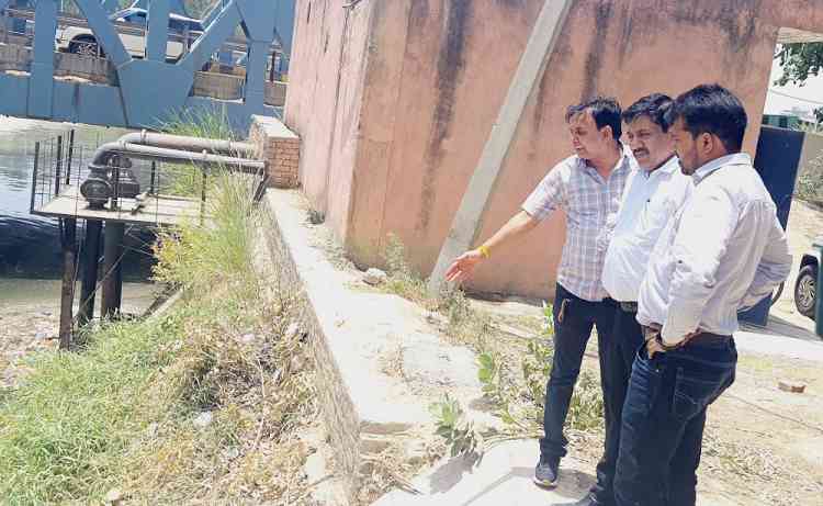 जनस्वास्थ्य विभाग के पास शहरवासियों के लिए पर्याप्त जल उपलब्धः उपमंडलाधीश आशीष कुमार