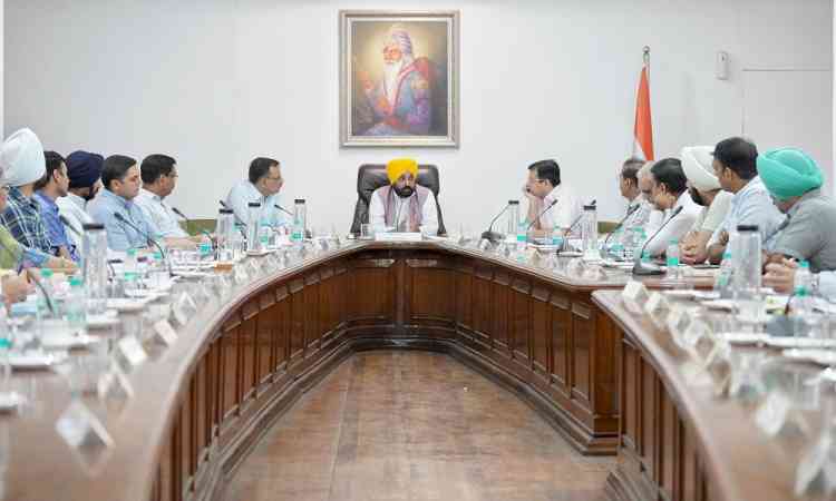 DCs to be held accountable for any sort of inconvenience to people in government offices: says CM