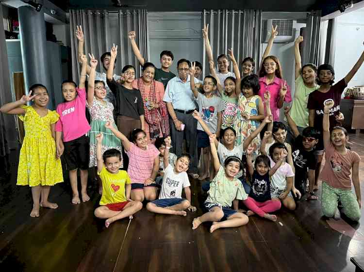 रेयाज अकादमी के समर कैम्प में जल, जंगल और प्रकृति को बचाने का संदेश देता बाल नाटक 