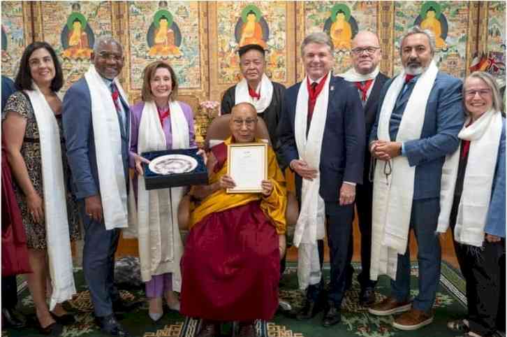 High-Level US Delegation Meets Dalai Lama, Presents Resolve Tibet Act
