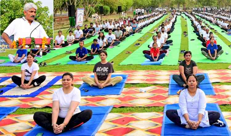 Youth should pledge to take yoga to everyone in the society: VC Prof. Rajbir Singh