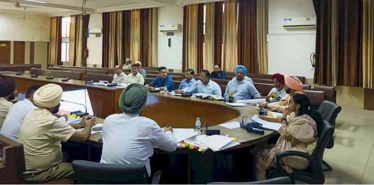 DC directs officials to speed up cleaning, de-silting & strengthening of Budha Dariya, Dhussi Bandh along Sutlej & all other nullahs of district