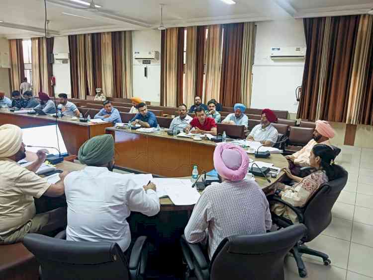 DC Ludhiana directs revenue officers to speed up recoveries, achieve targets