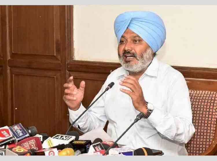Bajwa only needs to climb 12 stairs to be in the BJP: AAP