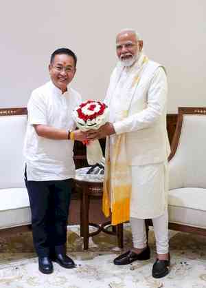 Sikkim CM meets PM Modi, discusses key issues 